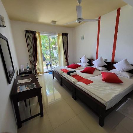 نيجومبو Rainbow Lagoon Resort المظهر الخارجي الصورة